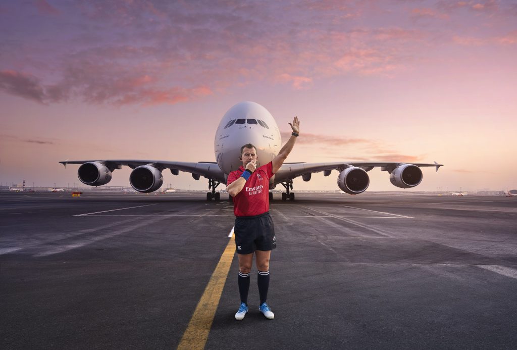 エミレーツ航空 ラグビーw杯に合わせて名物レフリーがマナー啓発ビデオに出演 スポーツビジネス情報メディア スポーツ スポンサーシップ ジャーナル